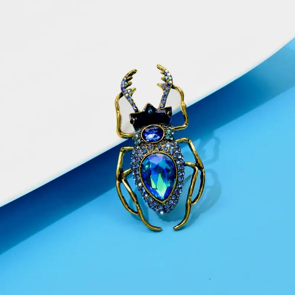 Exquisite Vintage Style Blue Faceted Rhinestone And Glass • Beetle Brooch